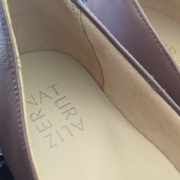 Naturalizer Women's Brown Round-Toe Ballet Flats - Picture 7 of 8